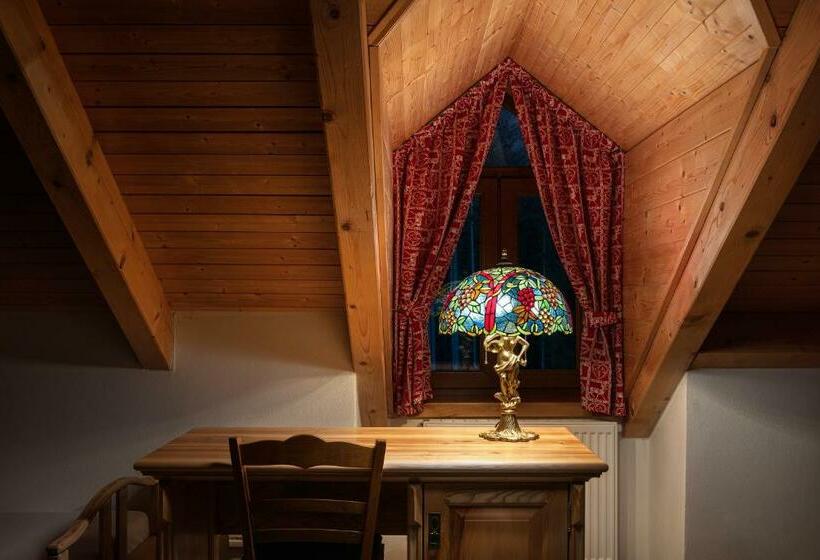 豪华房间, Křížový Vrch