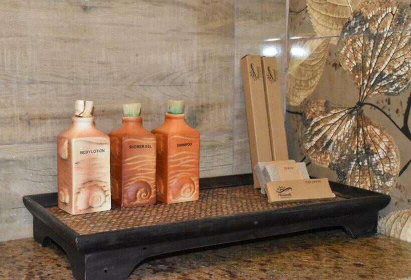 스위트 킹사이즈 침대, Nilaveli Beach Resort   Level 1 Certified