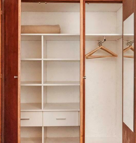 スタンダードトリプルルーム, Romina Art