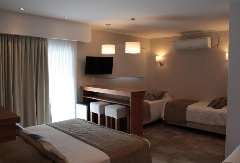 スタンダード5人部屋, Romina Art