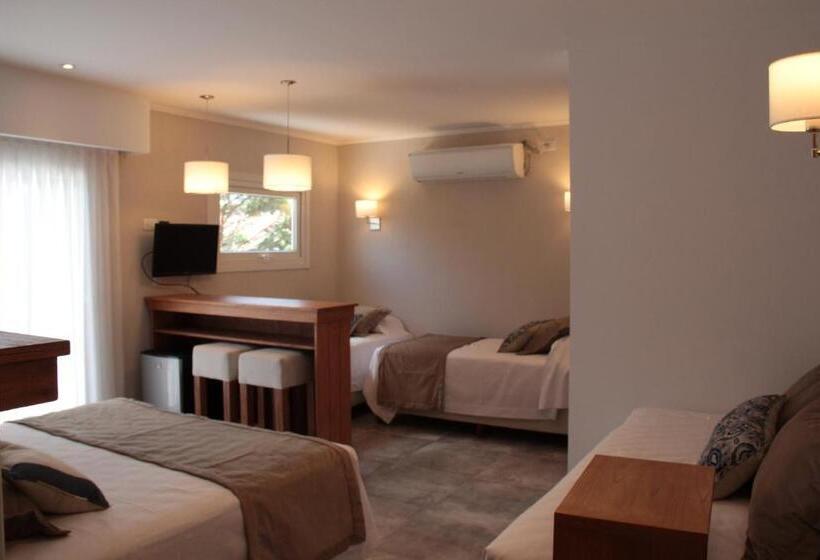 スタンダード5人部屋, Romina Art