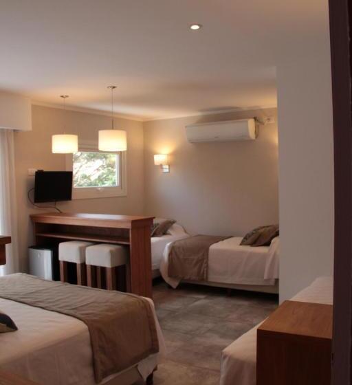 スタンダード5人部屋, Romina Art