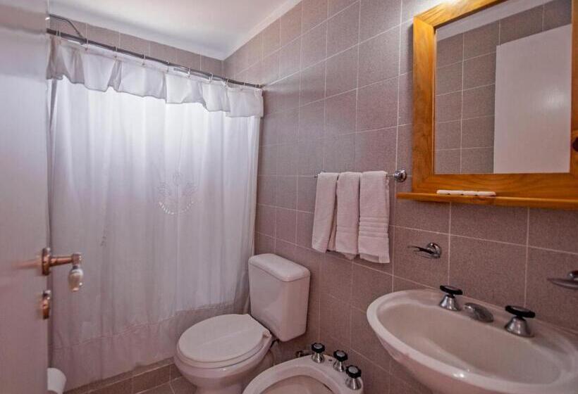 オーシャンビューのスーペリアトリプルルーム, Romina Art