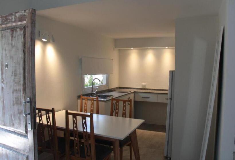 ドゥプレックスルーム, Romina Art