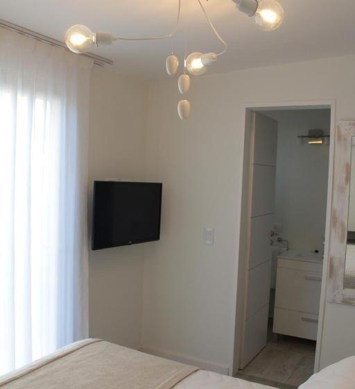 ドゥプレックスルーム, Romina Art