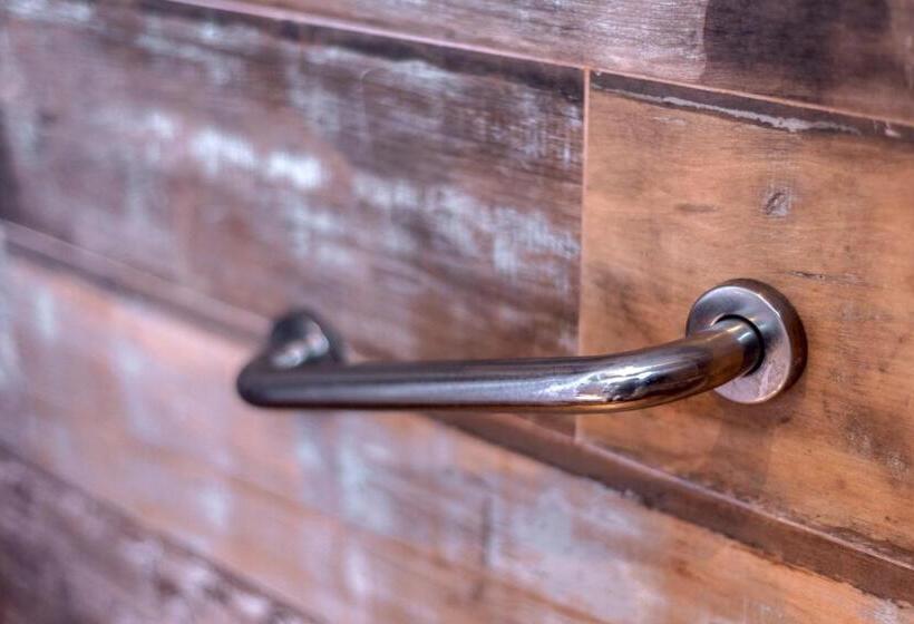 スタンダードルーム, Romina Art