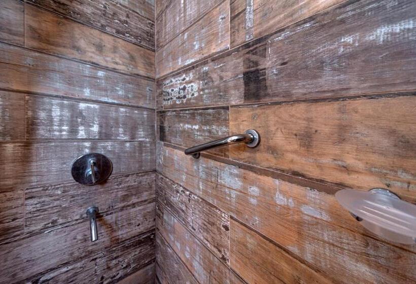 スタンダードルーム, Romina Art