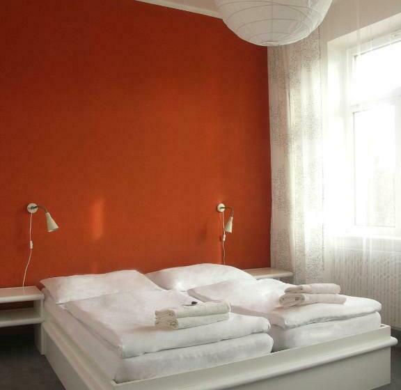 اتاق استاندارد یک نفره, Saloon