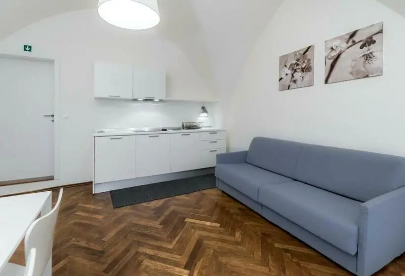 Perhehuoneisto, Tgm Hotel Residence