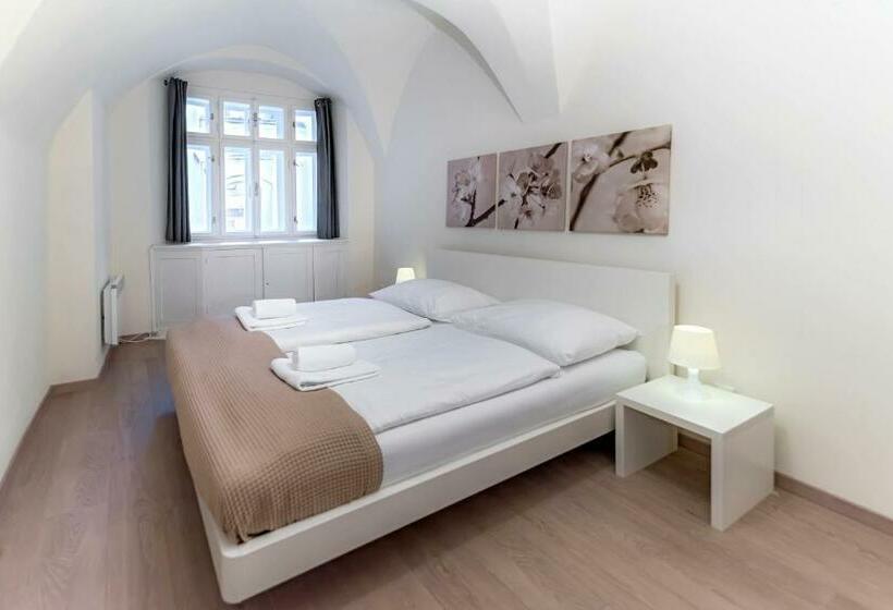 דירת משפחה, Tgm Hotel Residence