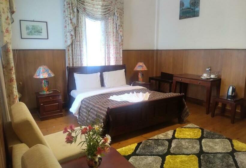 디럭스 룸, The Trevene