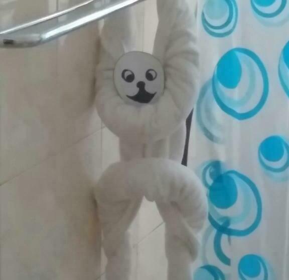 디럭스 룸, The Trevene