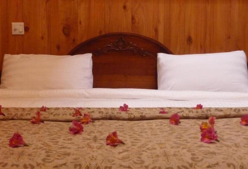 스탠다드 룸, The Trevene