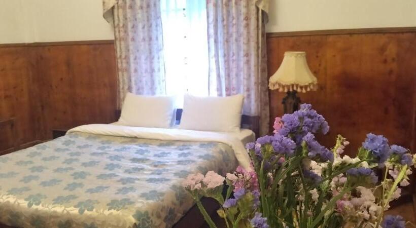 패밀리 룸, The Trevene