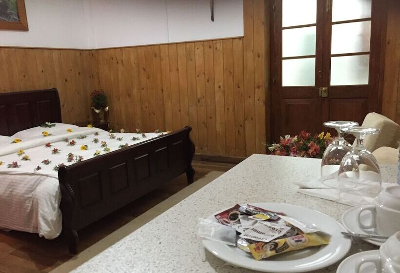 스탠다드 룸, The Trevene