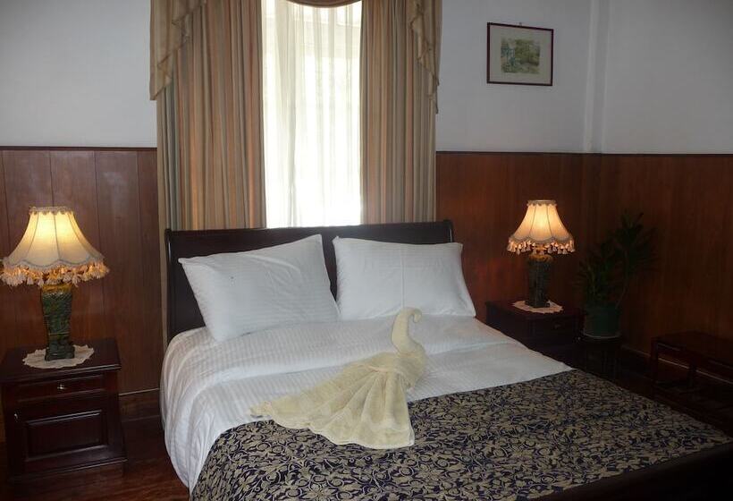 디럭스 룸, The Trevene