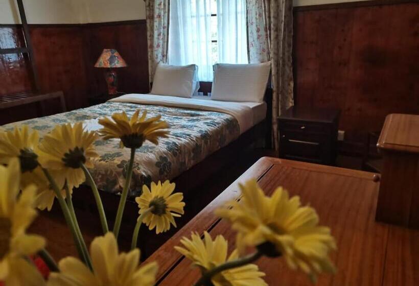 패밀리 룸, The Trevene