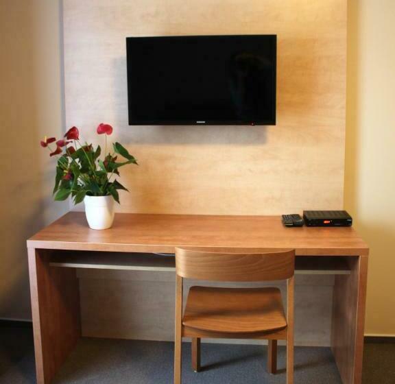 スタンダードトリプルルーム, Toč