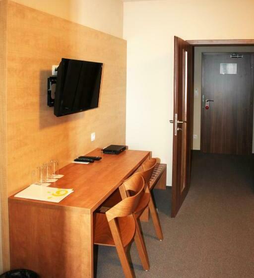 スタンダードトリプルルーム, Toč