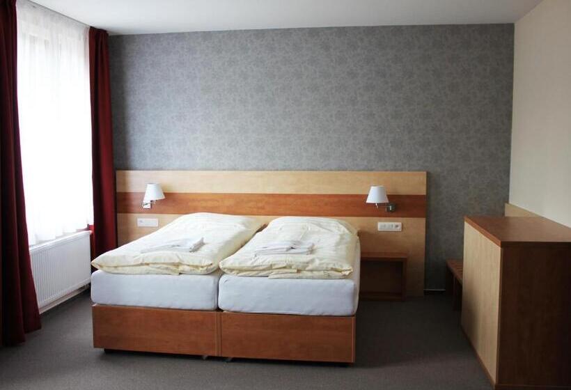 スーペリアールーム, Toč