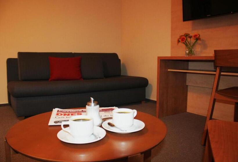 スーペリアールーム, Toč