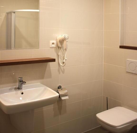 スーペリアールーム, Toč