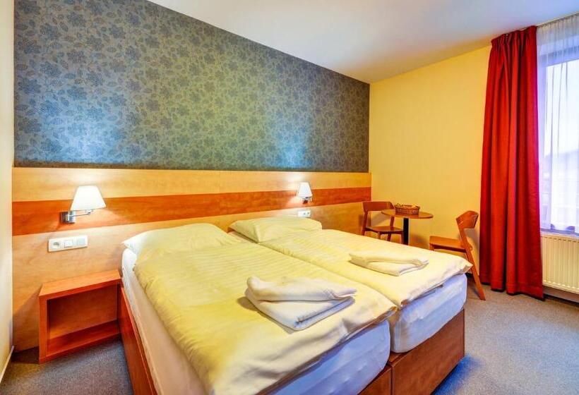 スタンダードルーム, Toč