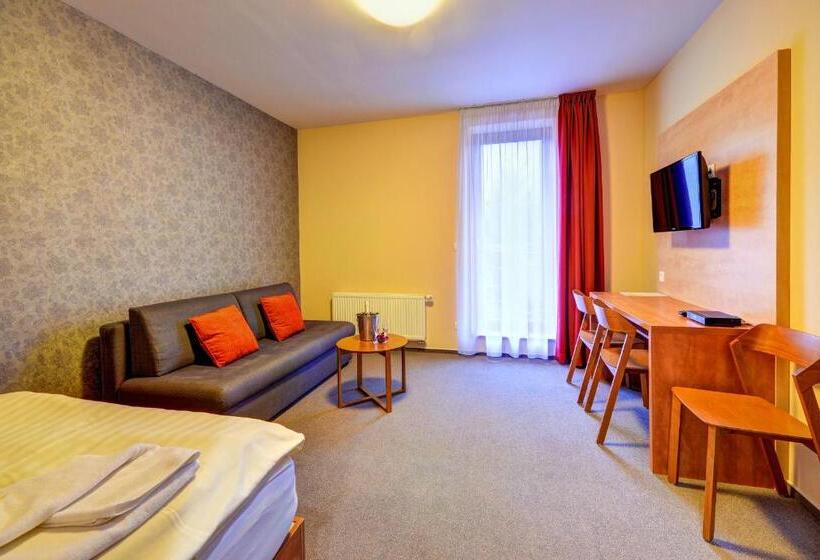 バルコニー付スイート, Toč