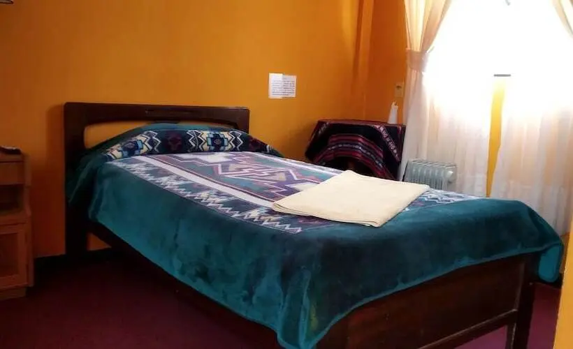 اتاق استاندارد یک نفره, Utama
