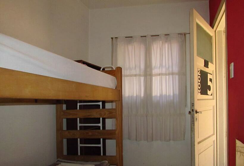 غرفة قياسية, Mora Hostel