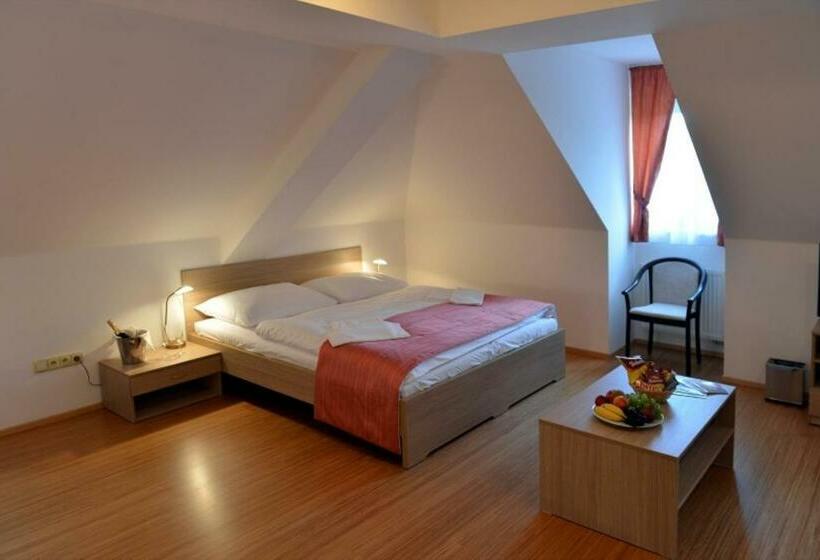 Четырехместный Номер Стандарт, Resort Johanka