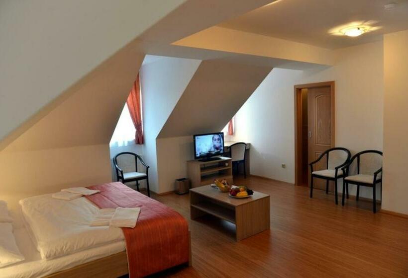 Четырехместный Номер Стандарт, Resort Johanka