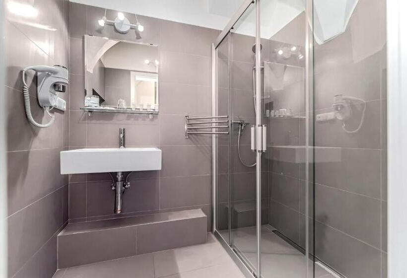 דירת משפחה, Tgm Hotel Residence