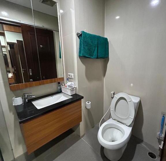 חדר סטנדרט, Annie Kuca