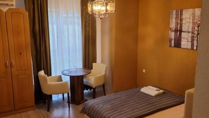 اتاق استاندارد, Antika