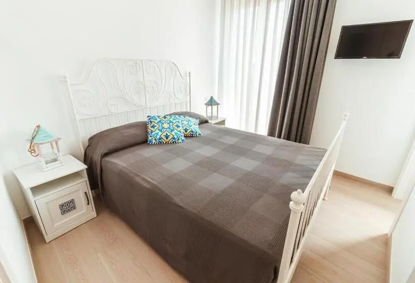 オーシャンビュースタンダードルームバルコニー付き, Fema B&b Housea Travel
