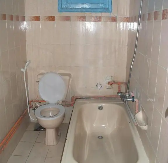 اتاق استاندارد چهارنفره با سرویس بهداشتی مشترک, Bob Marley House Sherief Hotel Luxor