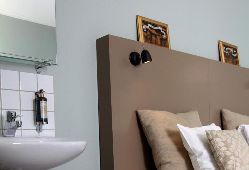 浴室共有シングルベーシックルーム, Gripsholms Bnb