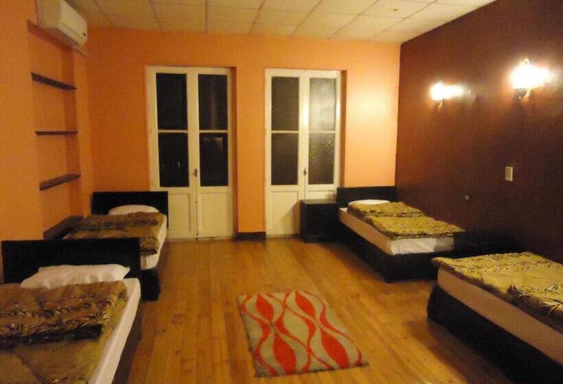 اتاق استاندارد چهار تخته, Freedom Hostel