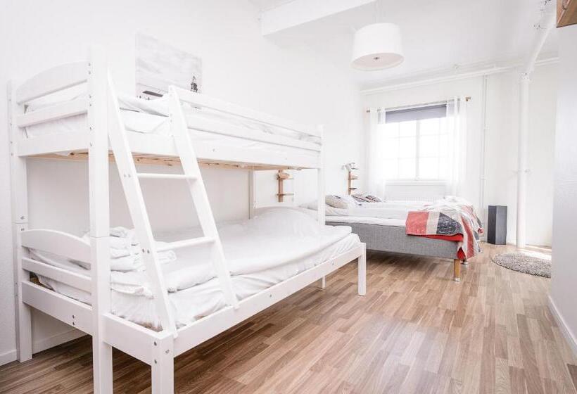 חדר סטנדרטי לארבעה עם חדר אמבטיה משותף, Grebys Hotell & Restaurang