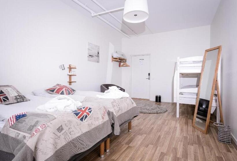 חדר סטנדרטי לארבעה עם חדר אמבטיה משותף, Grebys Hotell & Restaurang