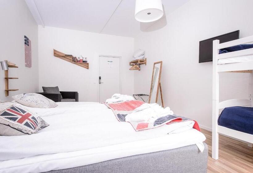 חדר סטנדרטי לארבעה עם חדר אמבטיה משותף, Grebys Hotell & Restaurang