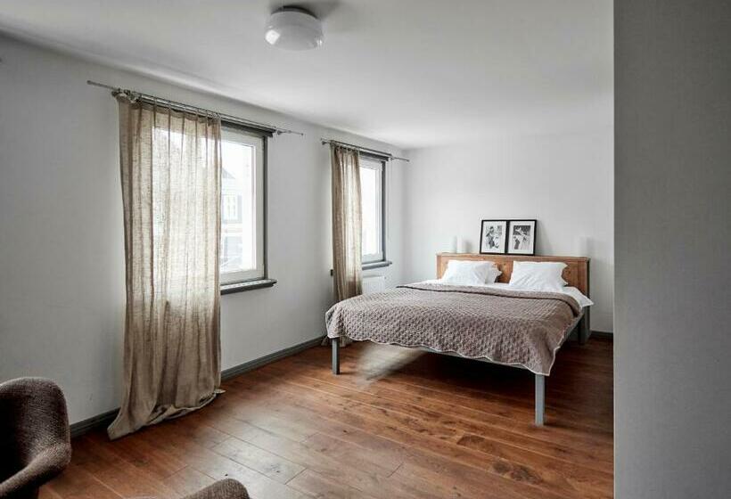 اتاق استاندارد, 2 Baloži