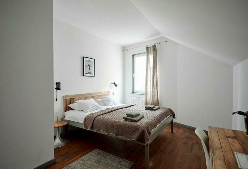 اتاق استاندارد, 2 Baloži