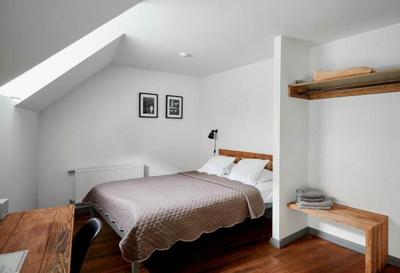 اتاق استاندارد, 2 Baloži