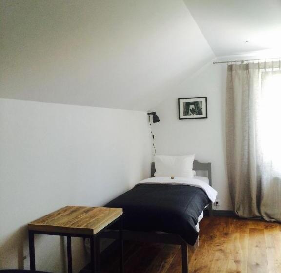 اتاق عادی, 2 Baloži