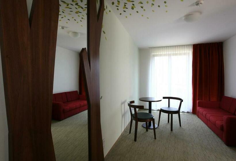 חדר סטנדרט, Beltine Forest