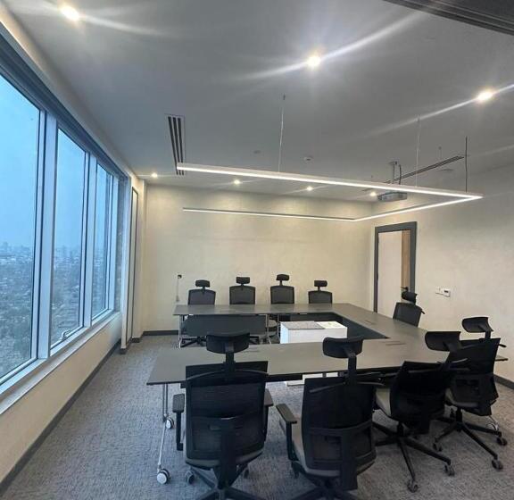 اتاق استاندارد سه نفره, Darin