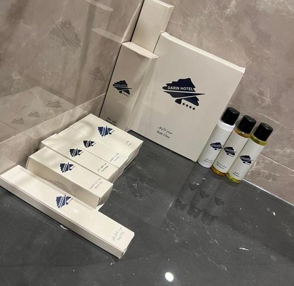 اتاق استاندارد یک نفره, Darin