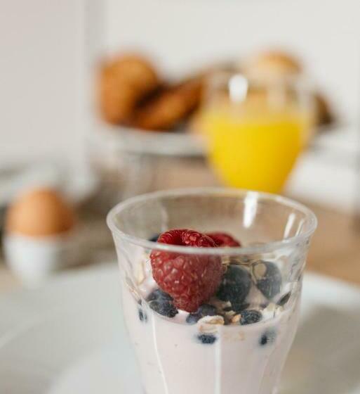 סוויטת סופריור, De Gravin